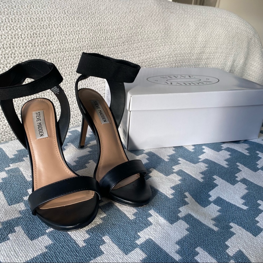 Steve Madden heels with box